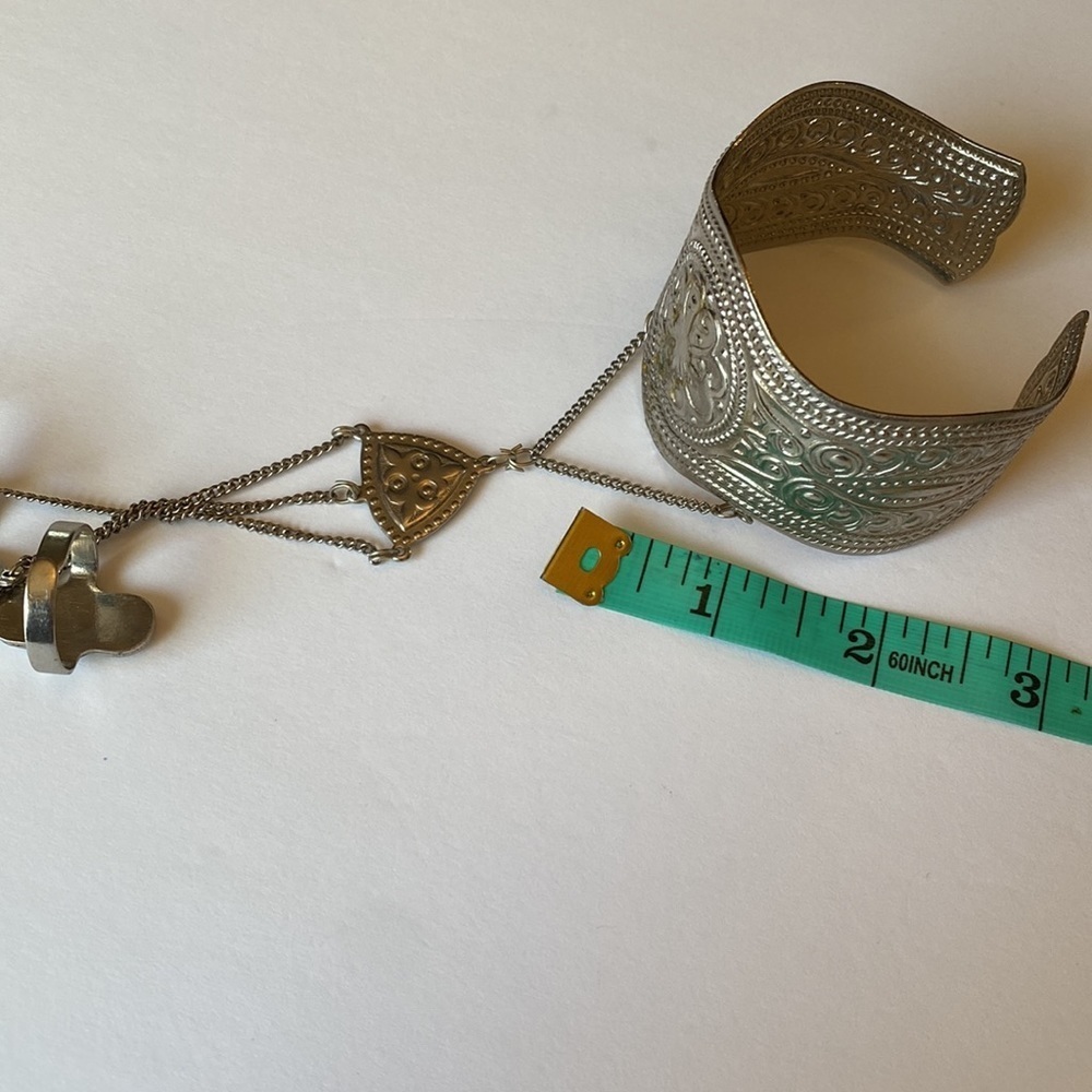 Vintage Silver-tone Chained Bracelet with 3 rings - Picture 13 of 15